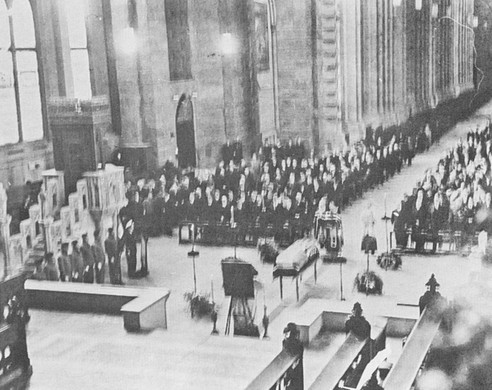 A wide view of Tesla's funeral service.